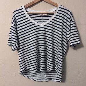 Faherty womans linen black and white striped v neck boxy top Size Small